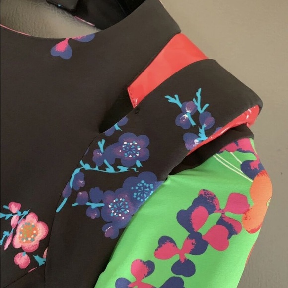 Versace X H&M Dress, complete with original hanger and garment bag - Picture 10 of 16